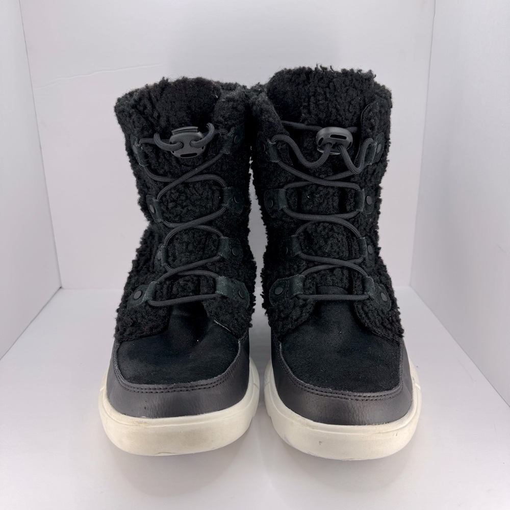 Sorel Faux Fur Explorers With leather Trim SZ 7 Color Black & White. - Picture 2 of 9
